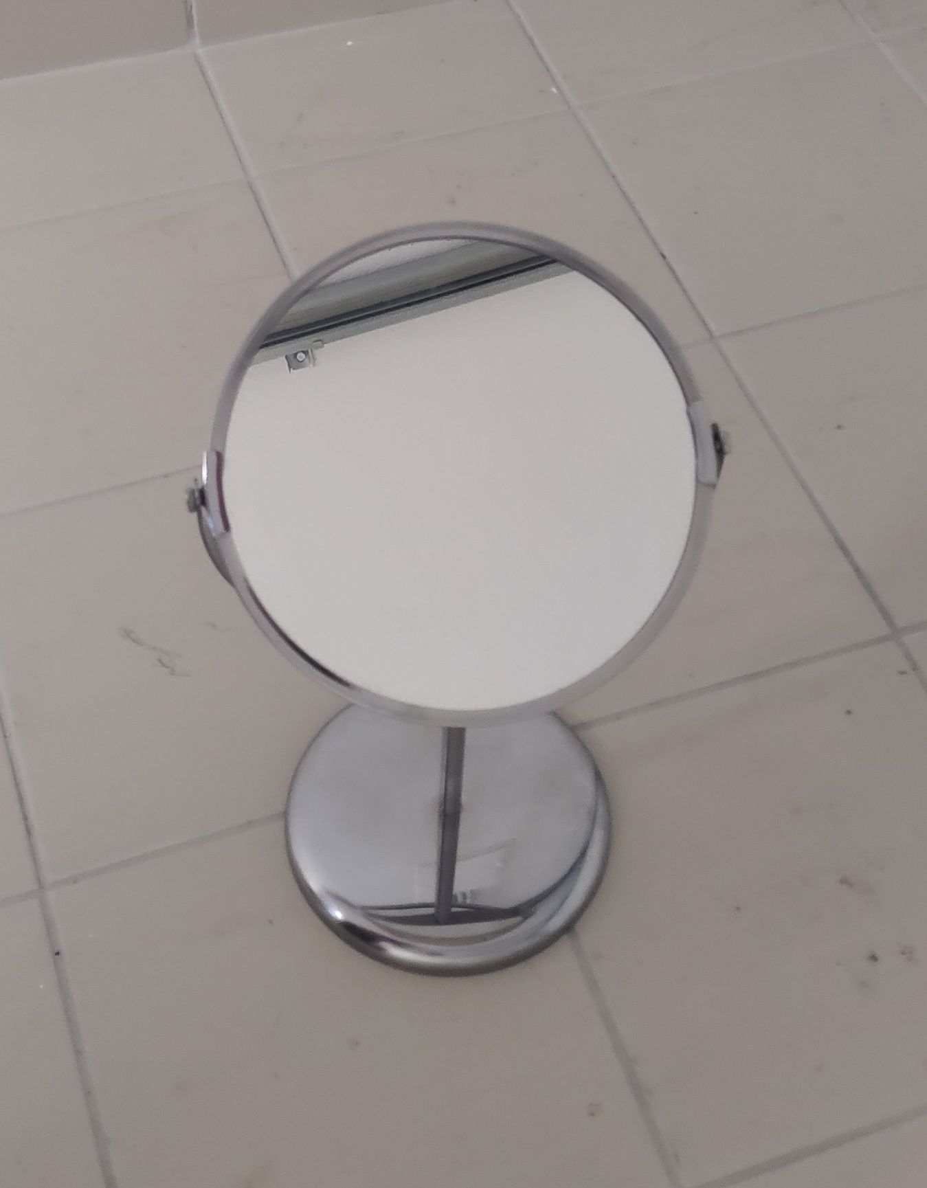 Espelho redondo de casa de banho