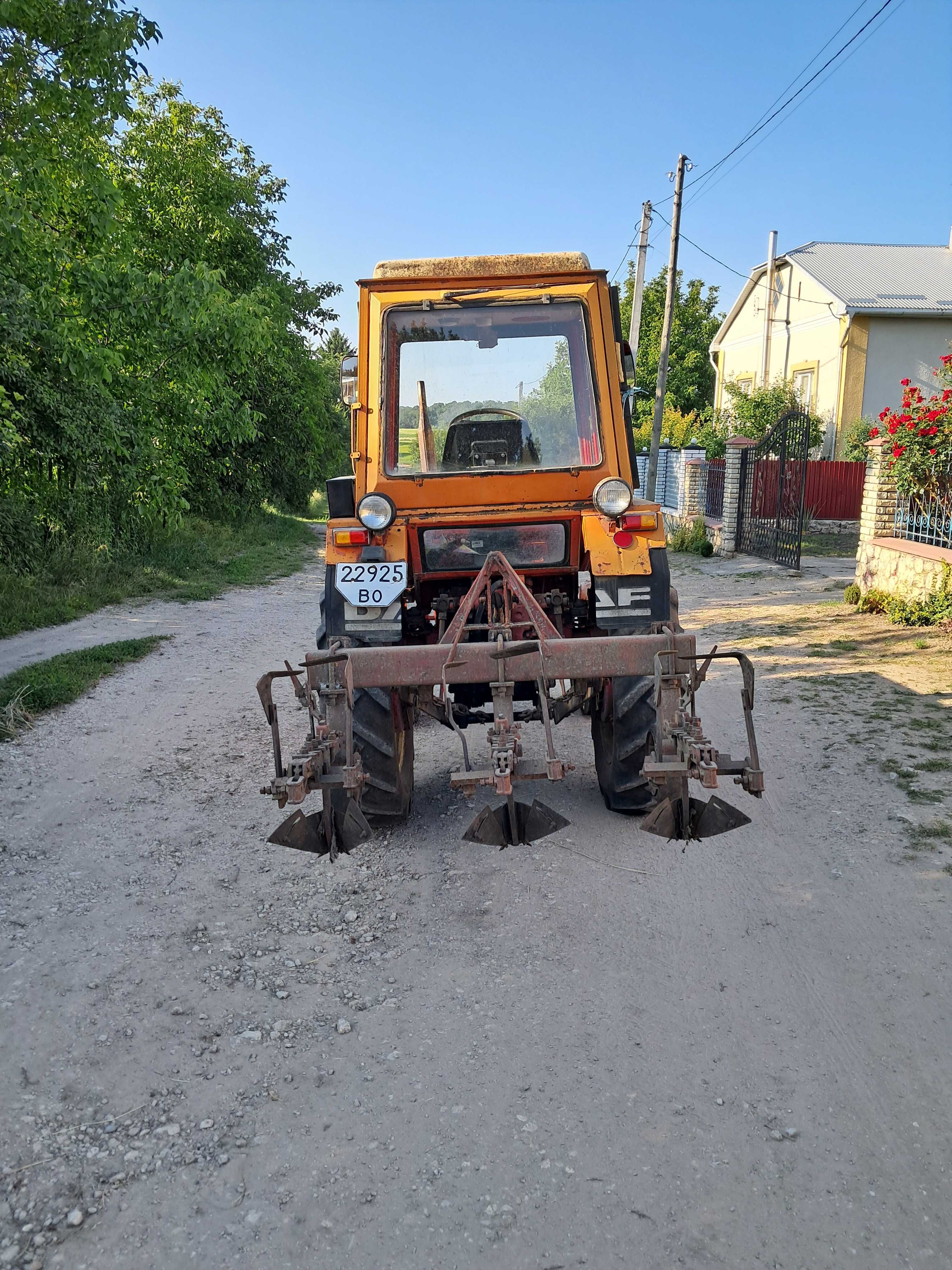 Трактор хтз  т25