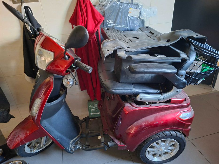 Skuter elektryczny inwalidzki trójkołowy ZT15