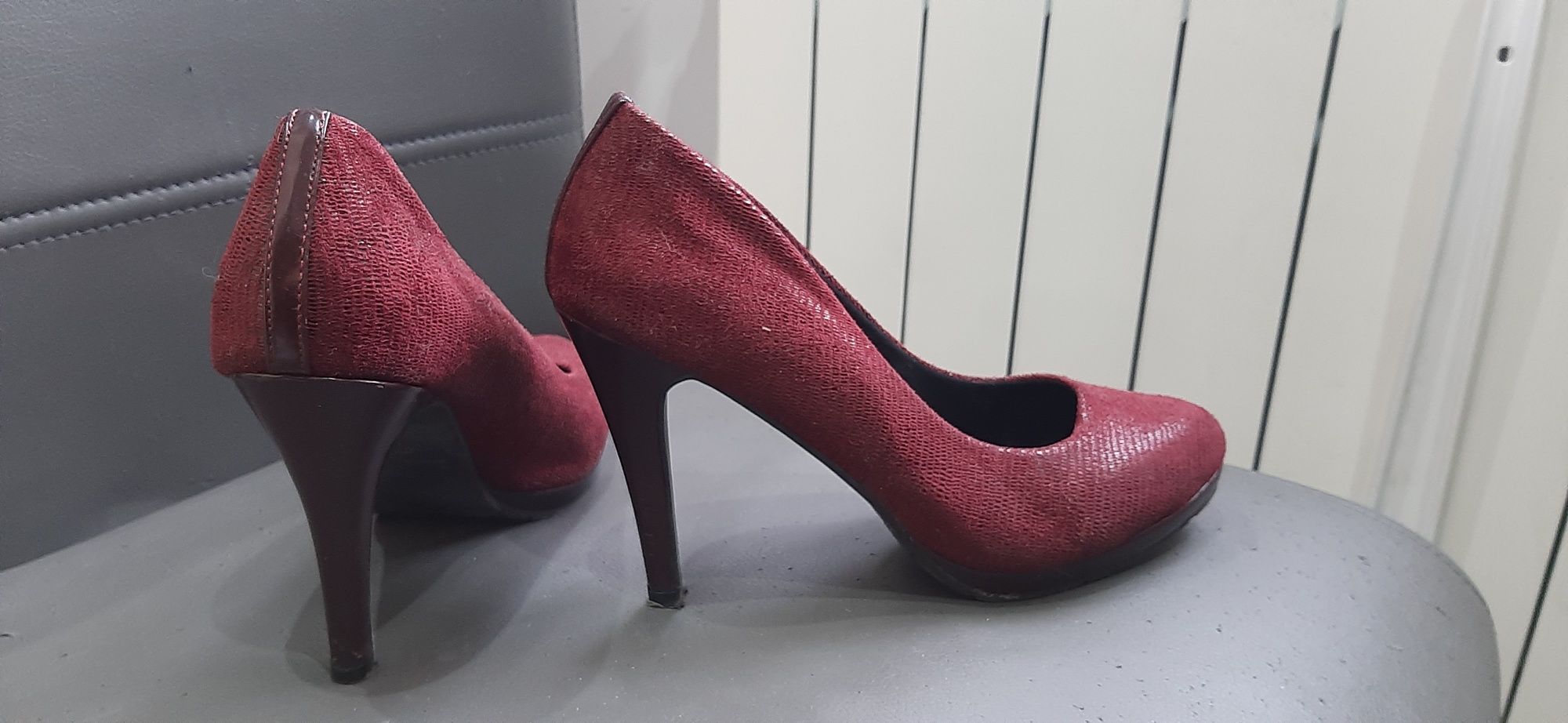 Buty obcasy bordo 38 .