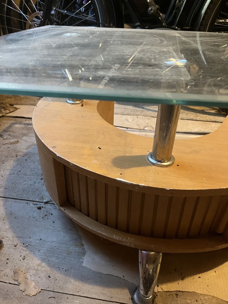 Stolik kawowy ze szkłem