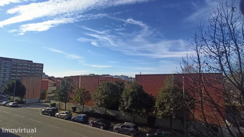 Apartamento com 4 quartos - localizado em Nogueiró e Tenões Braga