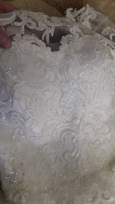 Продаю весільну сукню