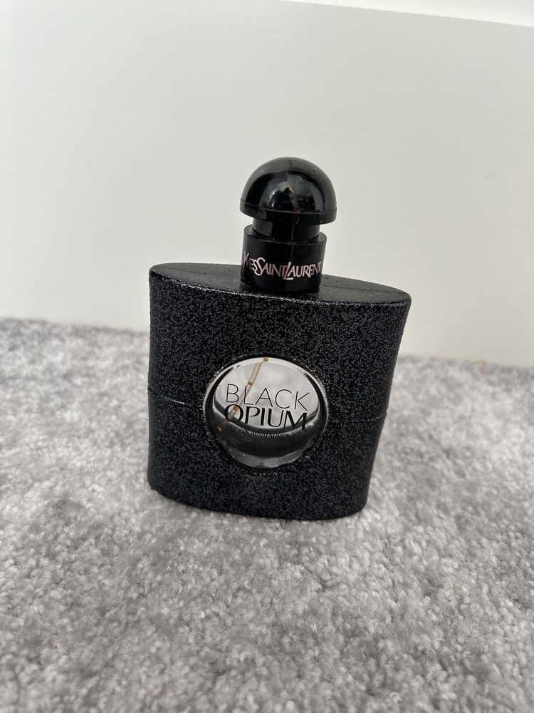 Perfumy black opium- opakowanie