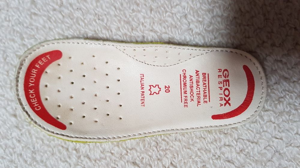Buty dziecięce Geox rozmiar 20 oddychające