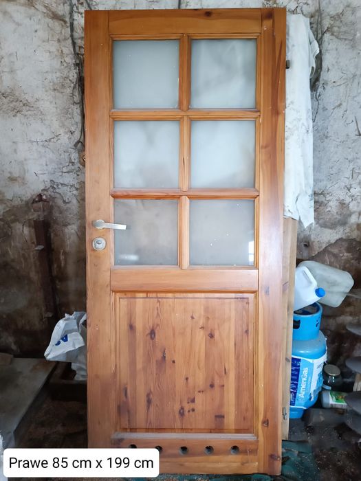 Drewniane drzwi używane