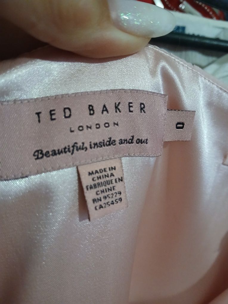 Шикарное  платье,Ted Baker