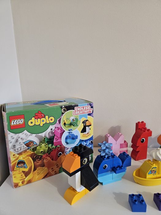 Lego Duplo 10865 + Papuga 10852. Wiek: 1.5+