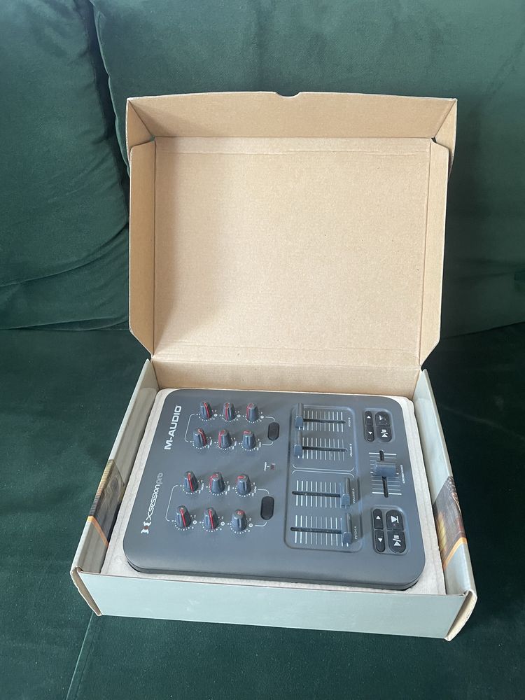 Midiконтроллер M-Audio X-Session Pro