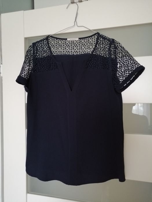 Elegancka bluzka 36 promod ozdobny dekolt granatowa koronka ażur