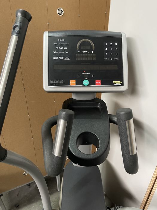 Technogym crossover new excite orbitrek precor silownia