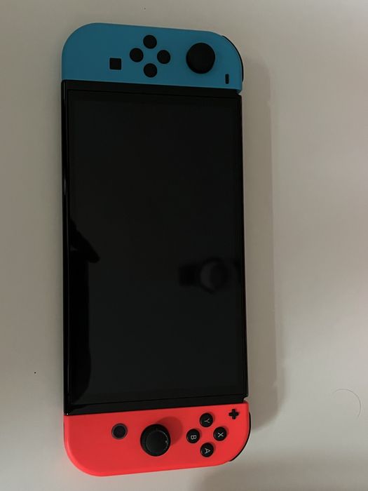 Nintendo Switch OLED 64 GB - zestaw z grami