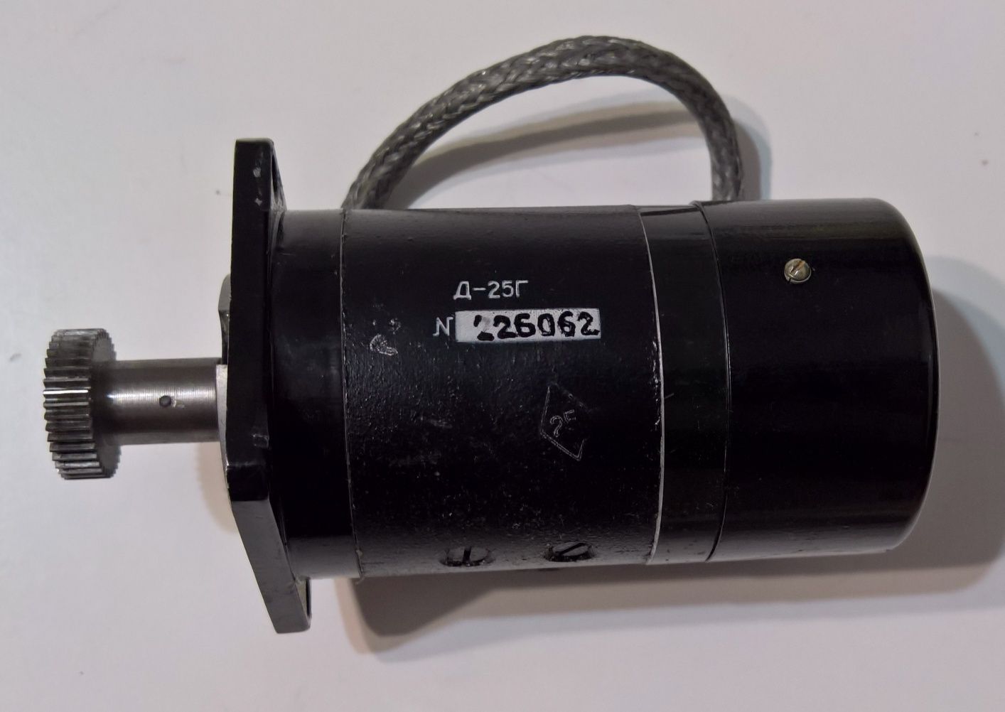 Двигатель  д-25г