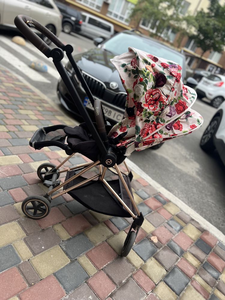 Продам коляску Cybex