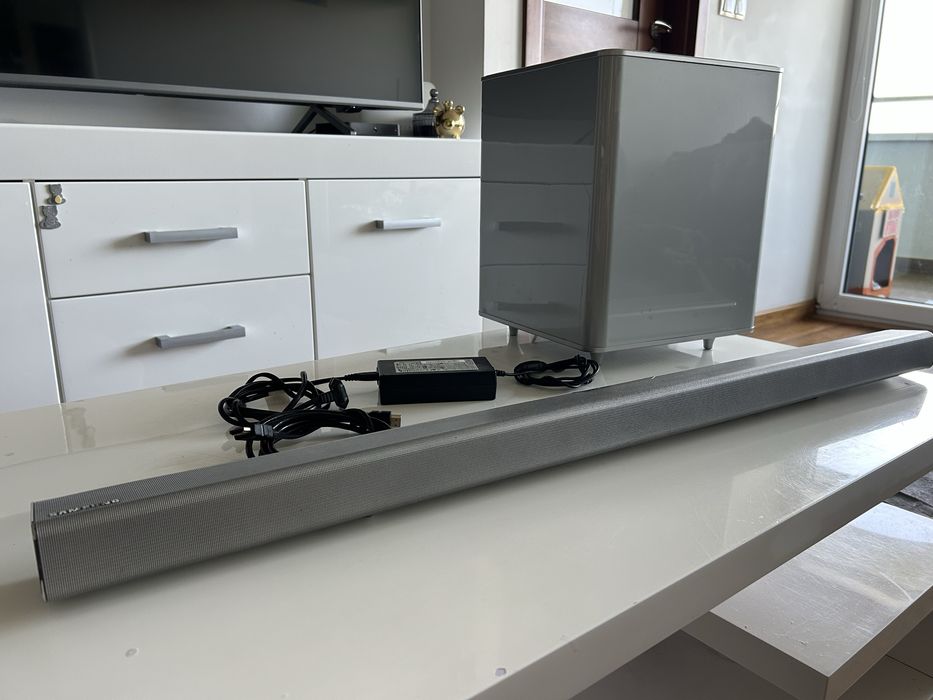 Soundbar Samsung HW-F551 subwoofer