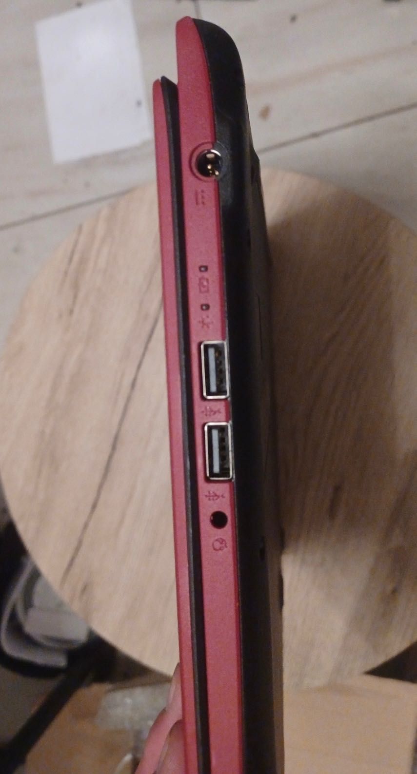 Laptop ACER Aspire 3 A315-31-C27Z /4GB/1000 GB Czerwony