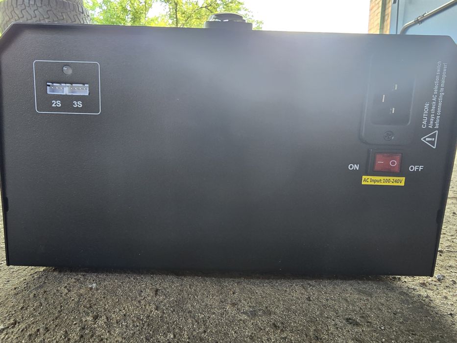 Зарядна станція UP2800-14s ( для LiPo / LiHV )