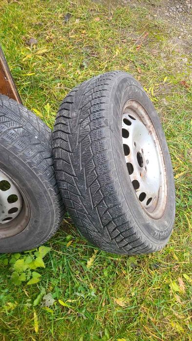 Резина на фольцваген кадік