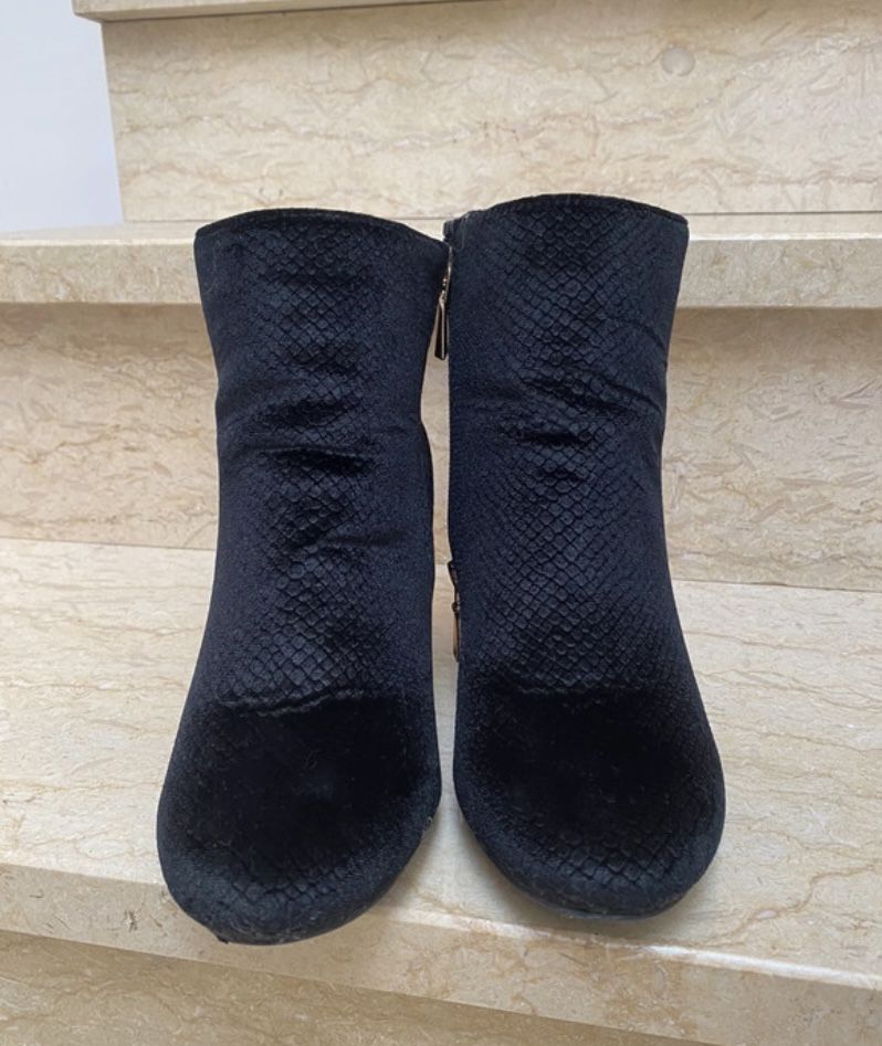 Botki czarne buty Krush 37