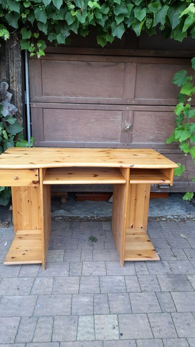 Sosnowe biurko lakierowana, lite drewno