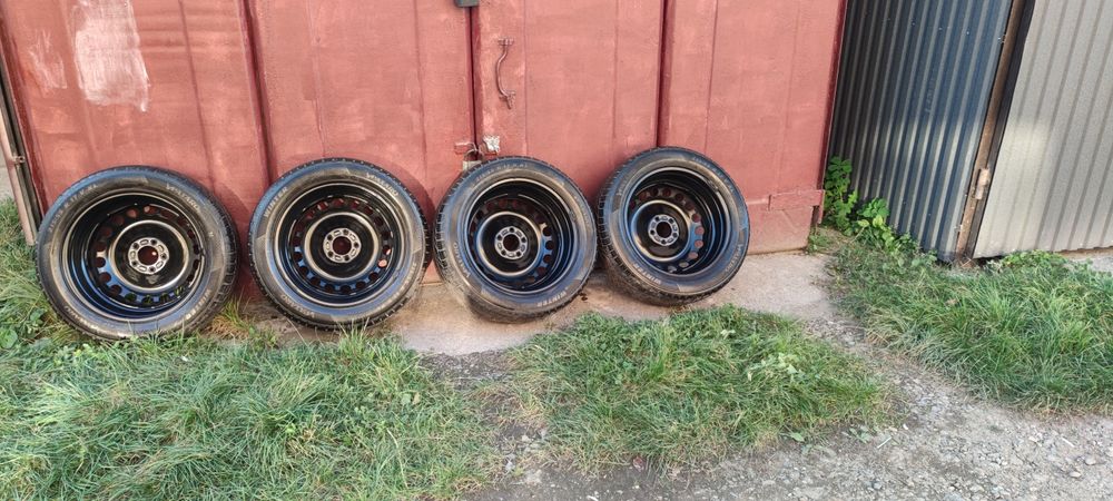 215/55/17  Комплект коліс з дисками та датчиками тиску розболтовка 5/1