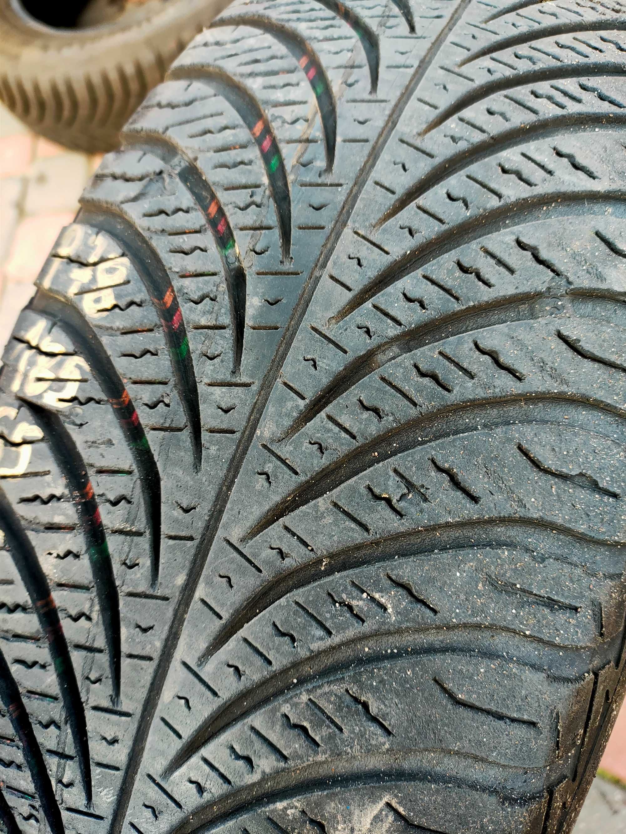 Opona  Goodyear Vector  4 season 185/65/15 88T P78