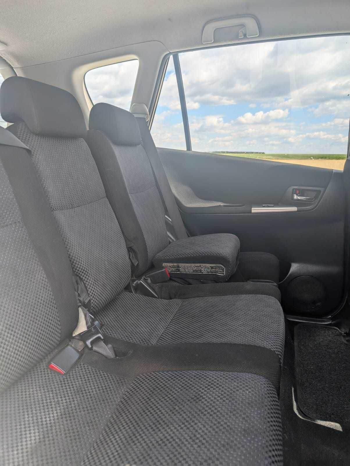 Toyota corolla verso 2,0 zadbana