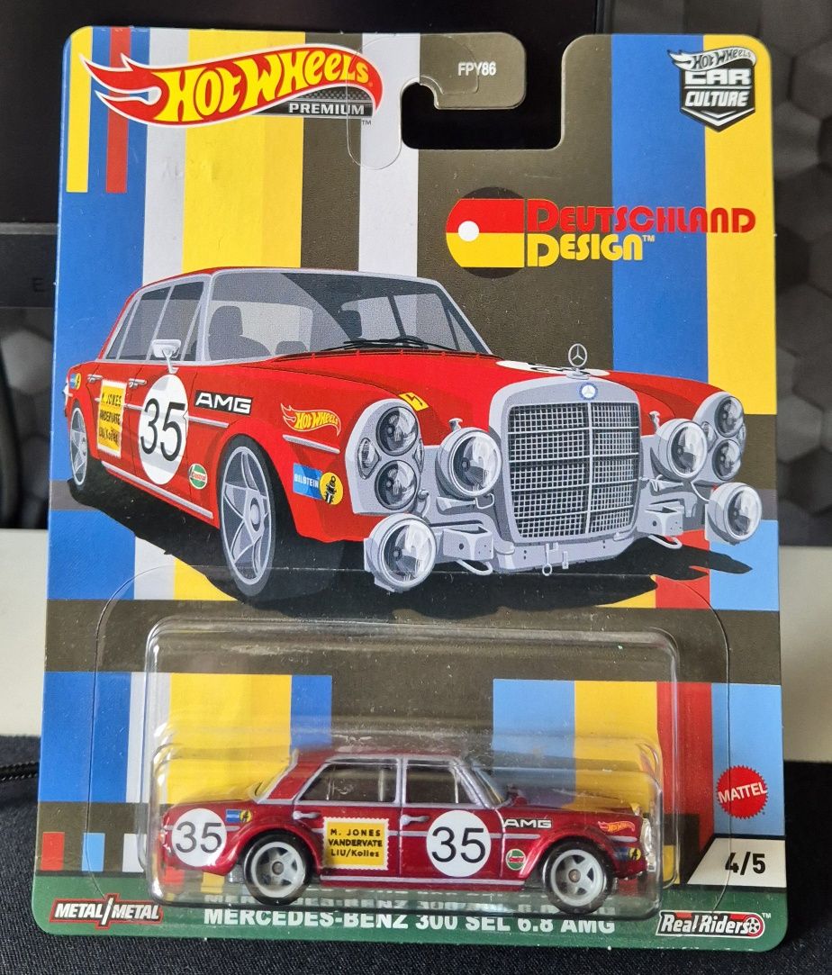 Hot Wheels Deutschland Design Premium Mercedes-Benz 300 SEL i inne