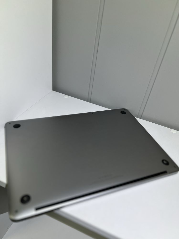 MacBook Pro 13-inch 2017 256gb