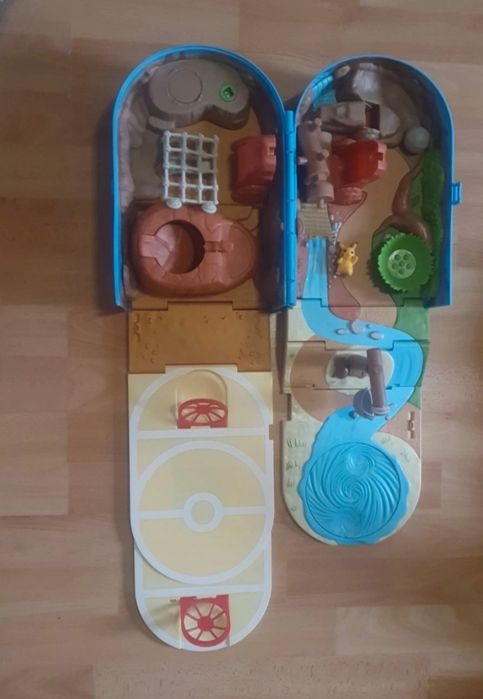 Plecaki plansza pokemon