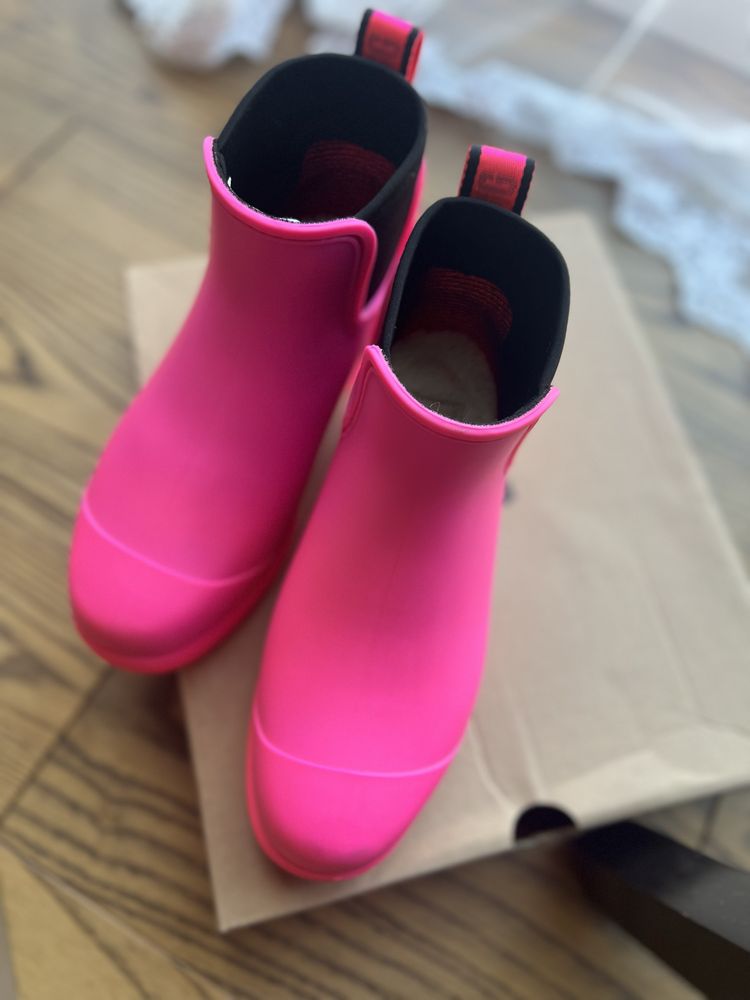 Нові оригінальні UGG на осінь