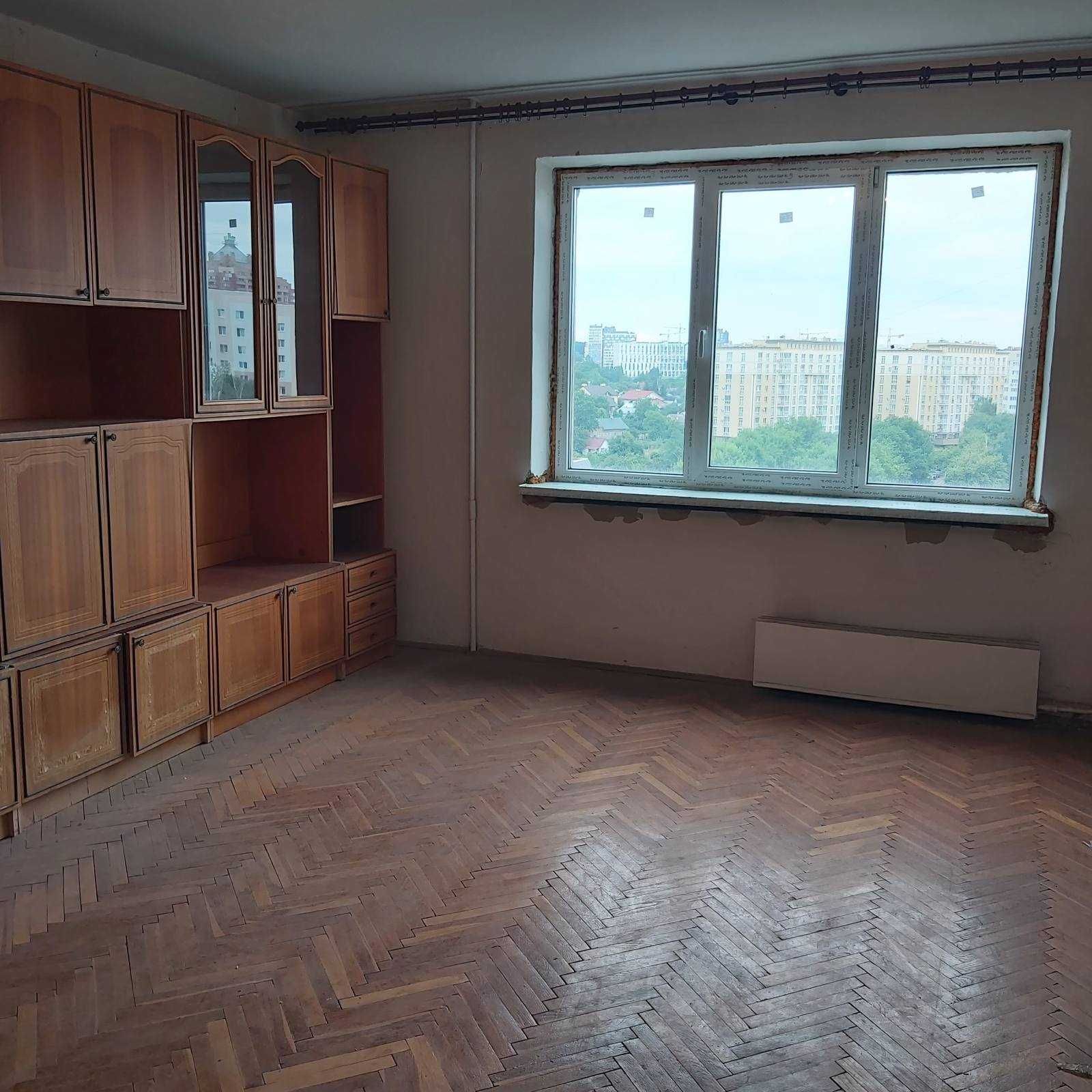 Продаж 3-кімнатної квартири вул. Довженка (Сихів)  8/9п.  Вільна.