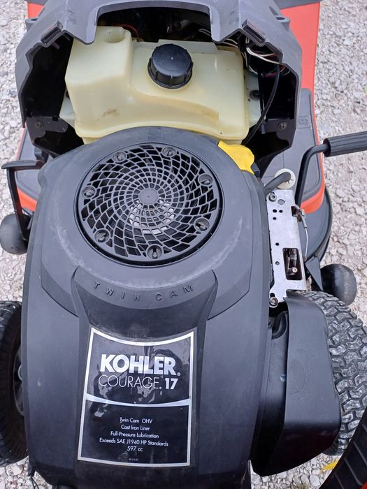 Traktorek husqvarna cth 173
