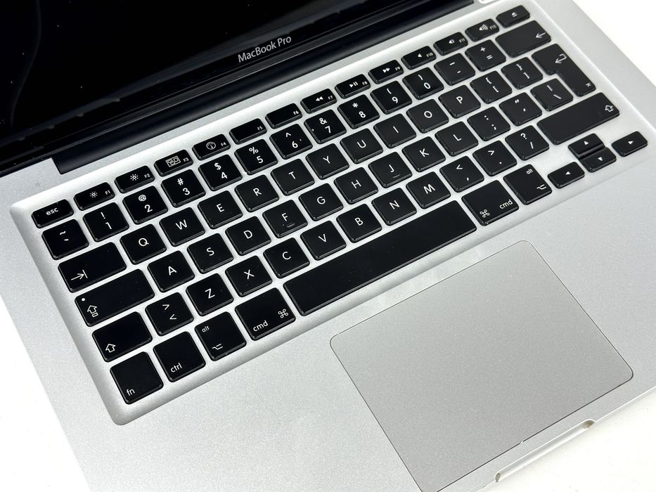MacBook Pro 13” i5 • 16GB RAM • SSD 240GB • Bateria 21 cykli