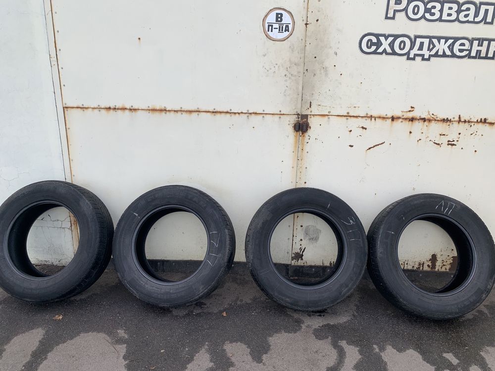 Літні шини 235/65 R17 Milestar