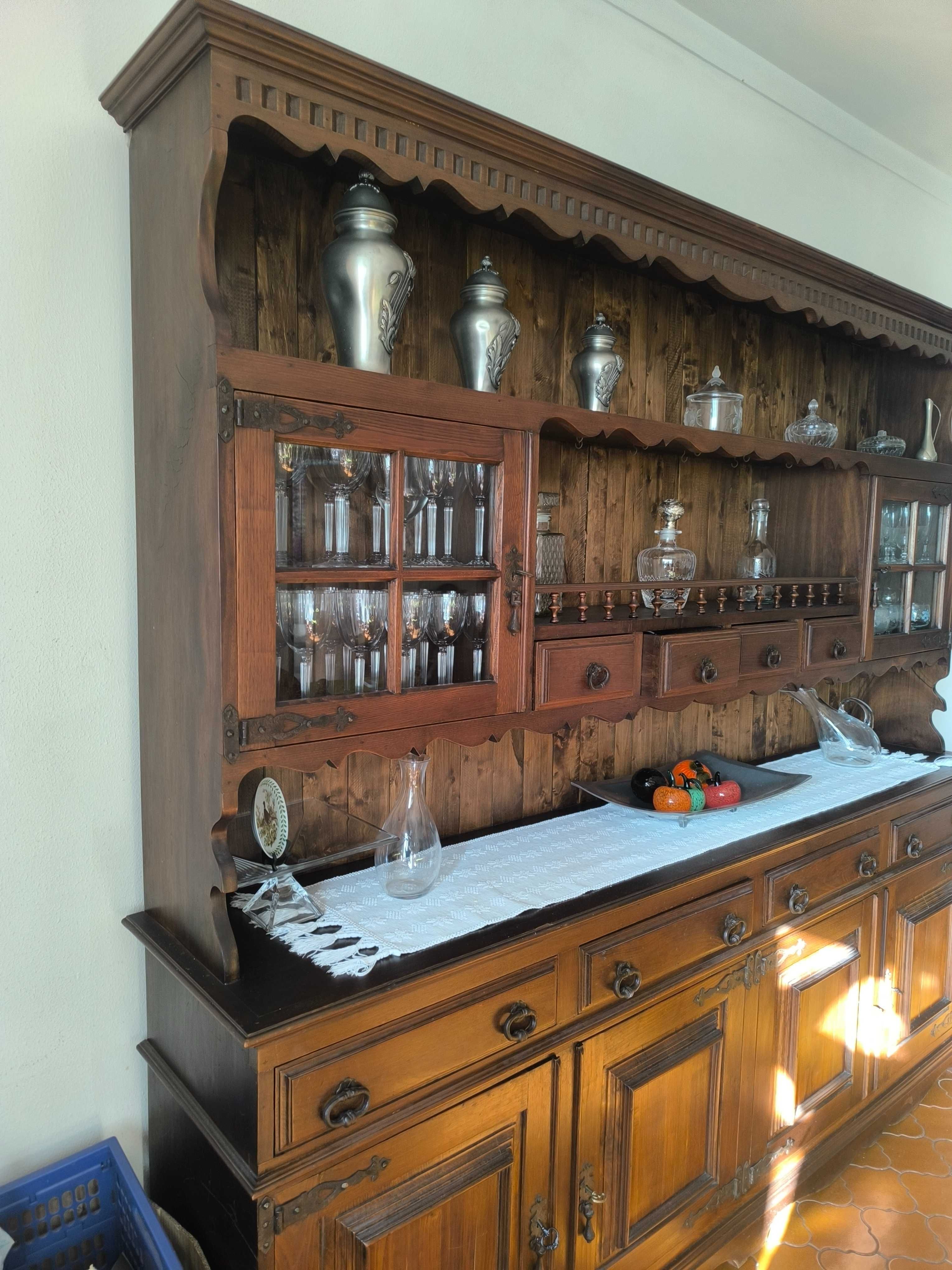 Louceiro vintage em madeira