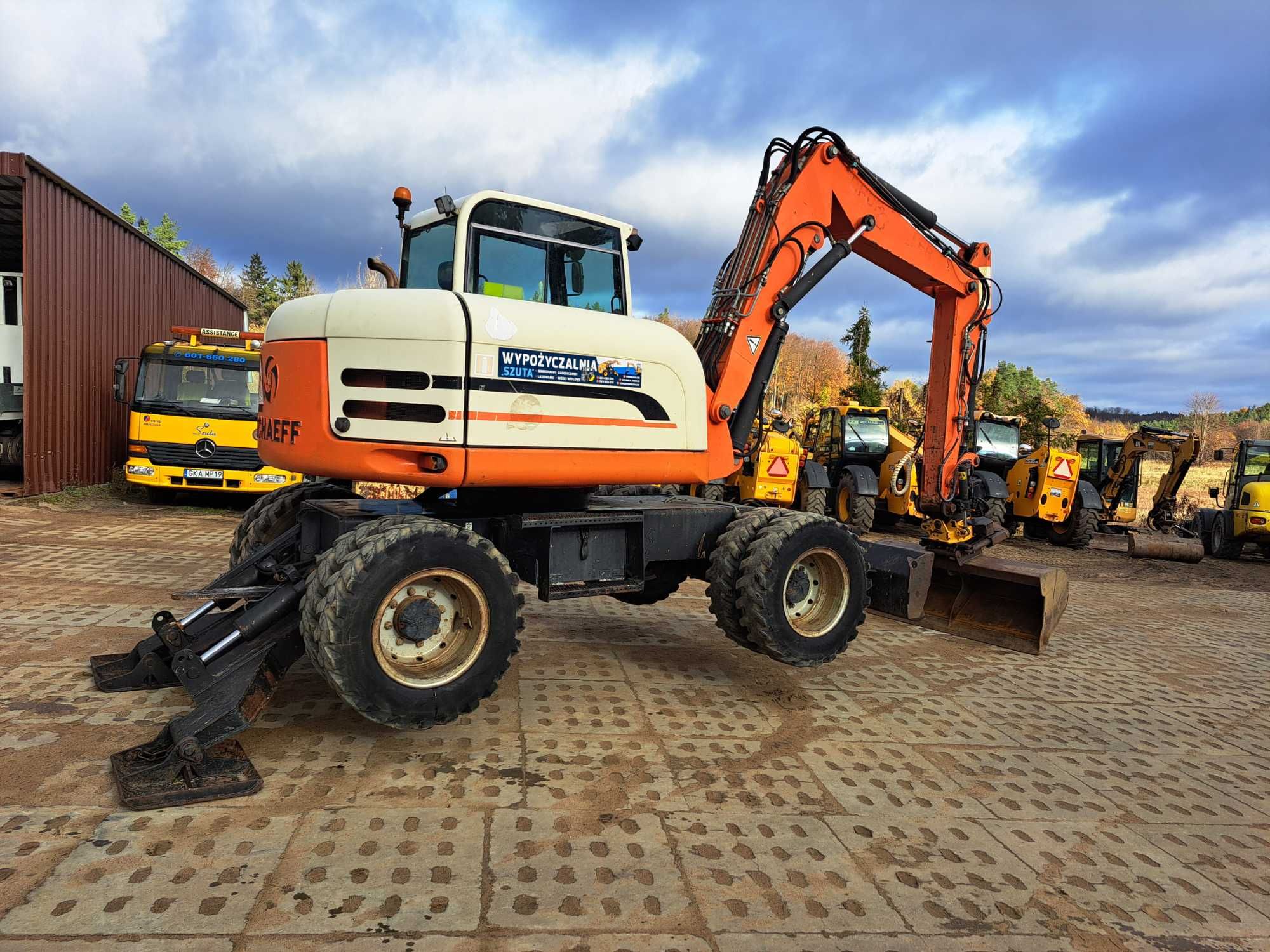 wynajmę wynajem koparki kołowej obrotowej  11,5 ton z rototilt