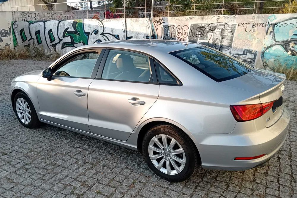 Audi A3 Limousine 1.6 TDI Attraction