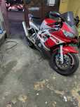 R6 do ano 2000 troco por barco com motor