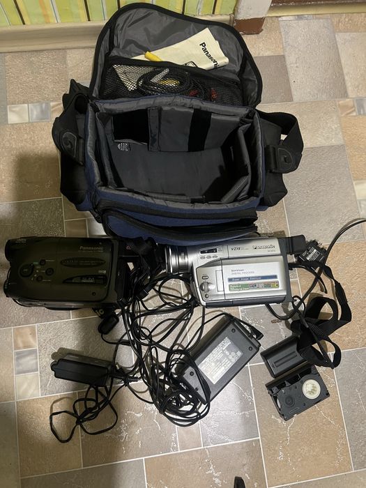 Камери Panasonic NV R500 та NV VZ15
