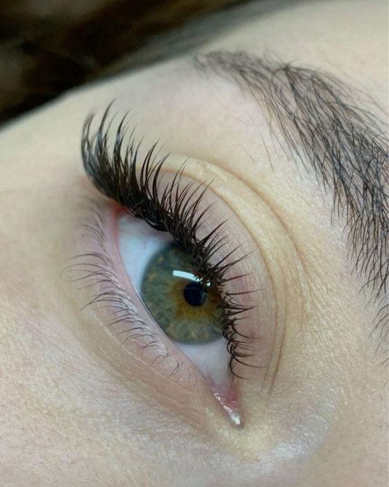 Наращивание ресниц-450 / Ламинирование ресниц,бровей-350 / Брови-200