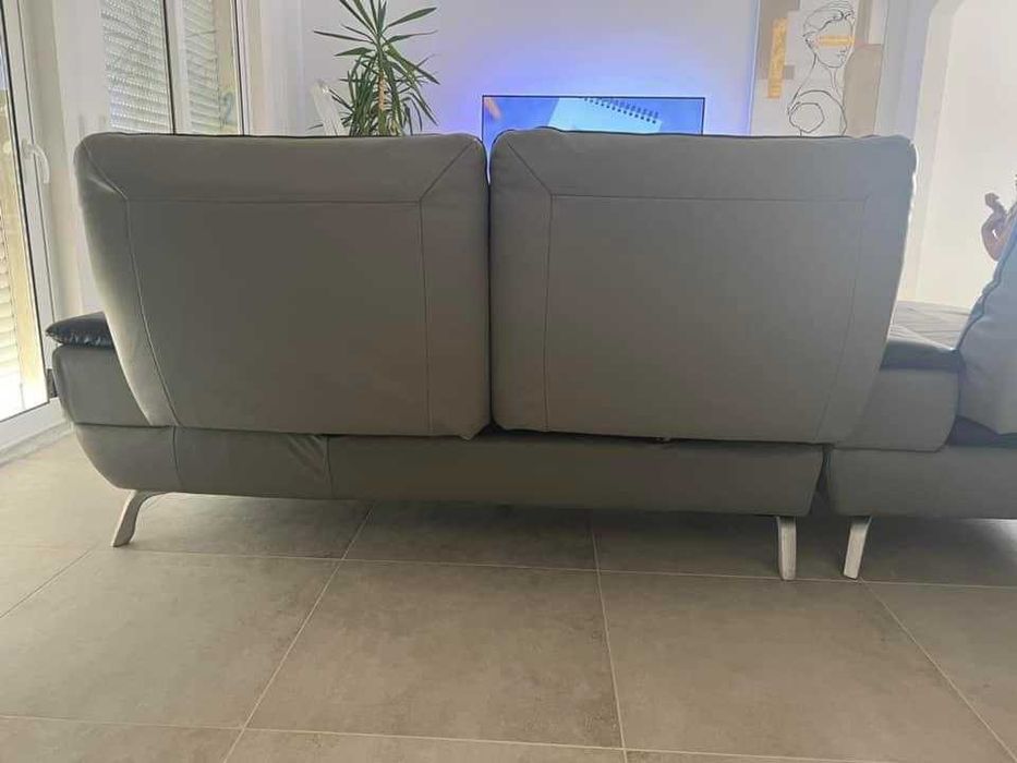 Sofa chaise longue em curo marca «Château d’Ax » (contacto por e-mail)