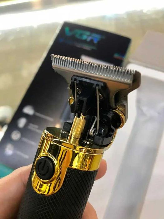 Машинка для стрижки тример для бороди та тіла акумуляторний vgr 082