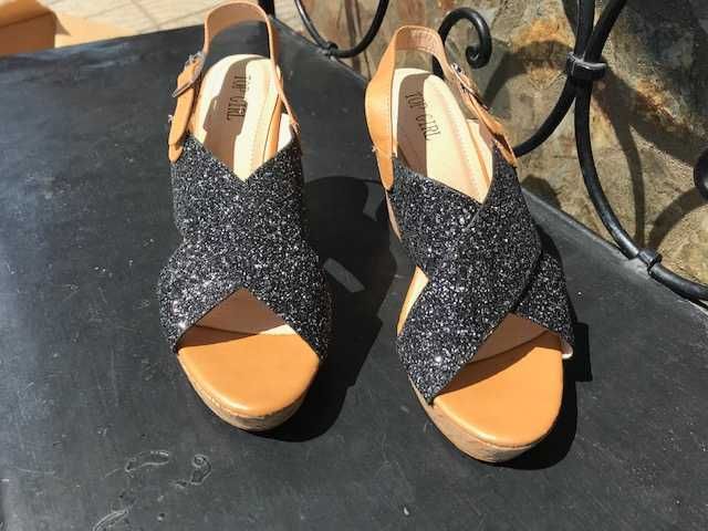 Sandálias Nº 39 NOVAS