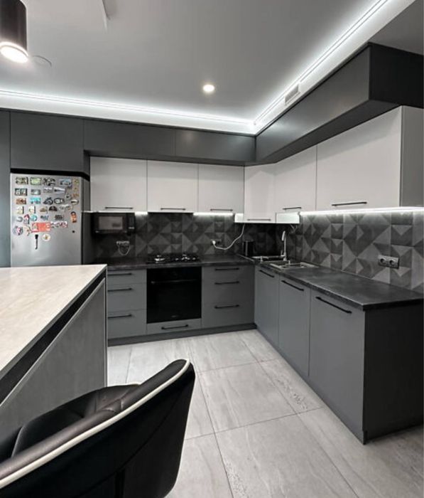 Продається 3-кімнатна квартира район ТЦ Майдан