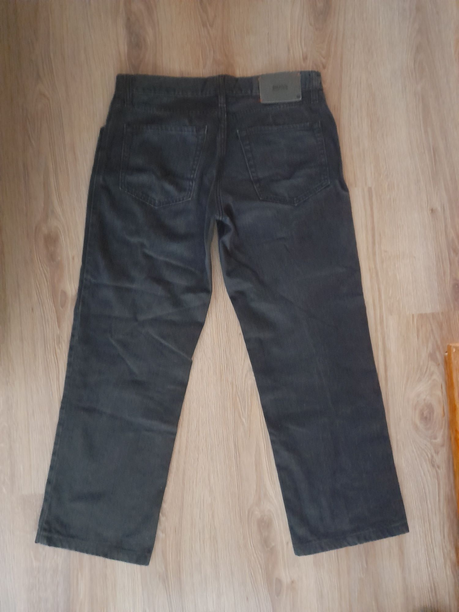 Hugo Boss spodnie jeansowe rozmiar W34L34