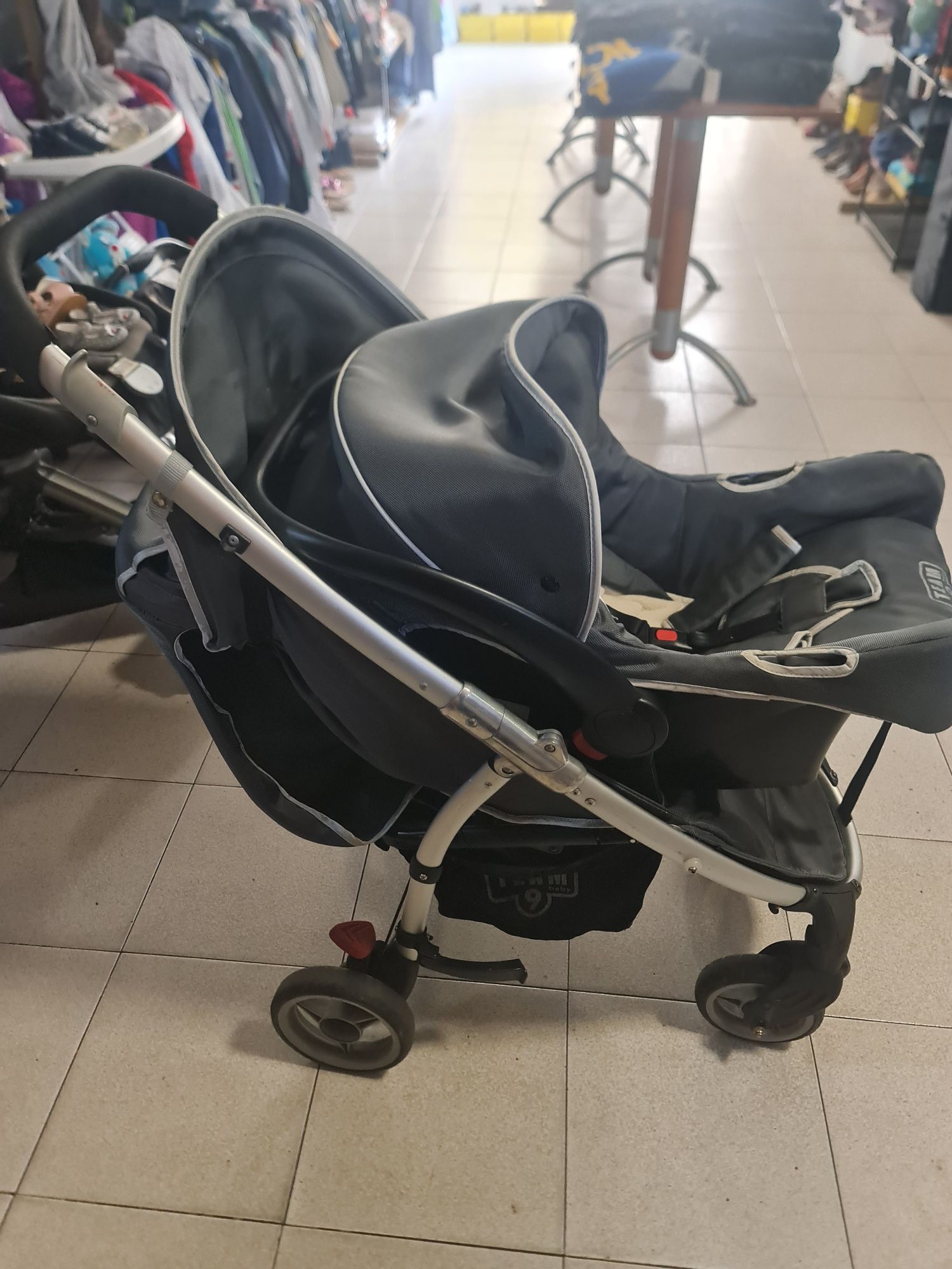 Vendo carrinho de bebé com babycoque