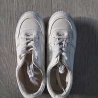 Białe buty chłopięce RESERVED trampki na komunię 34