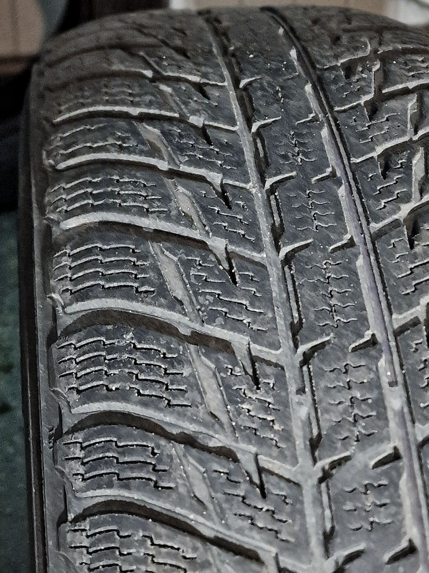 Opony zimowe Nokian WR SUV 3 215/65/16R, przyczepność na śniegu.