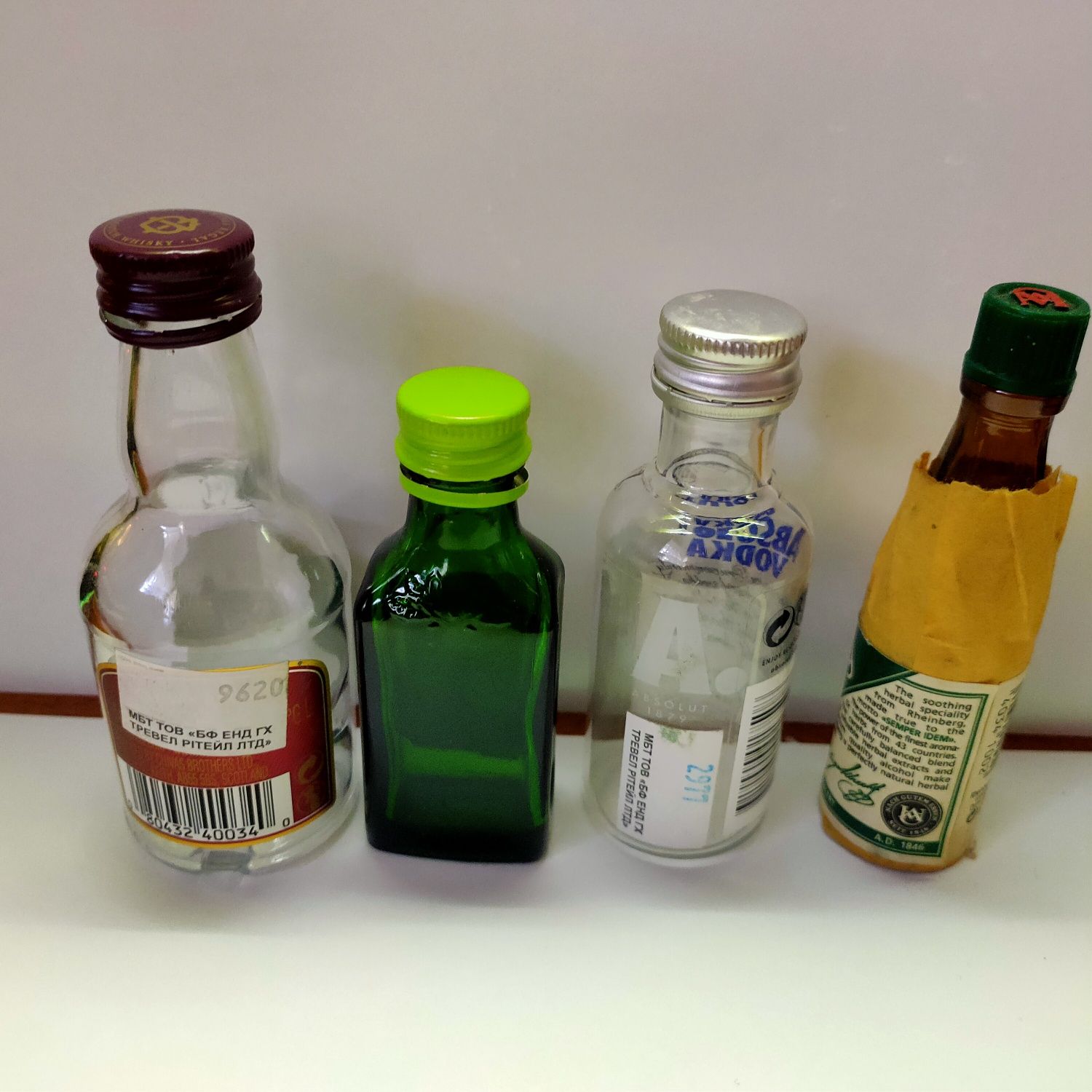 Мини бутылочки из под алкоголя